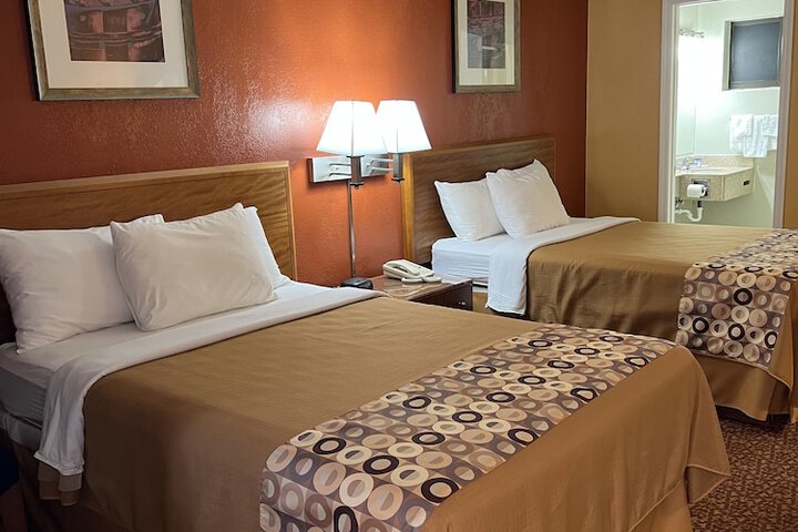 Room 5 of 15