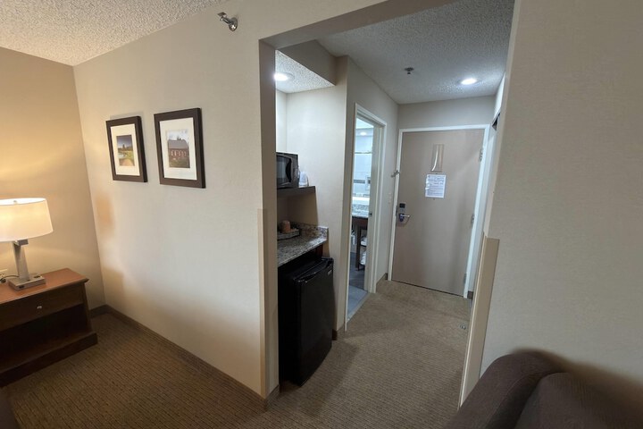 Wingate by Wyndham Utica