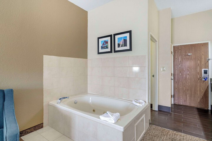 Comfort Inn & Suites La Grange - Louisville Area