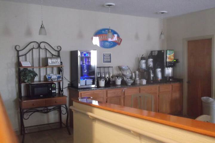 Breakfast/Coffee Service 33 of 36
