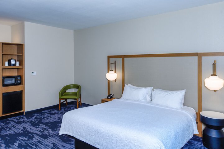 Room 26 of 43