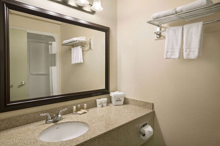 Days Inn by Wyndham High Level