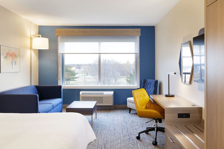 Holiday Inn Express and Suites Rhinelander by IHG