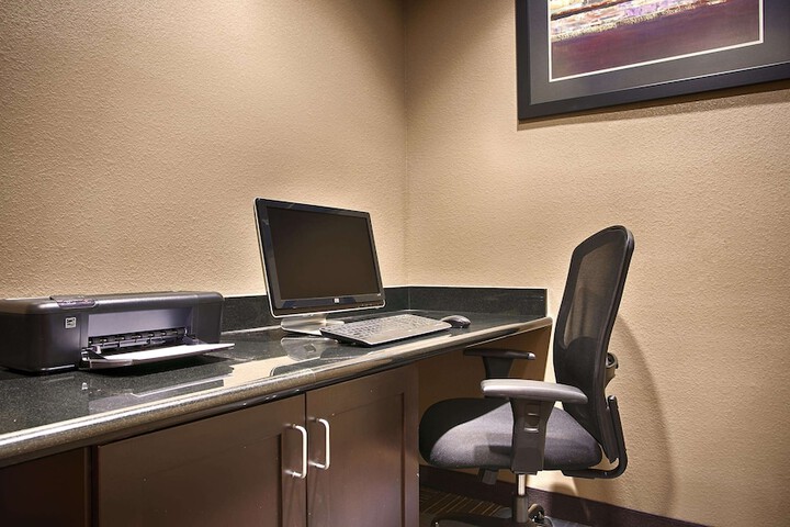 Best Western Giddings Inn & Suites