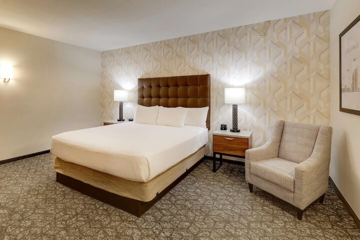 Room 28 of 60