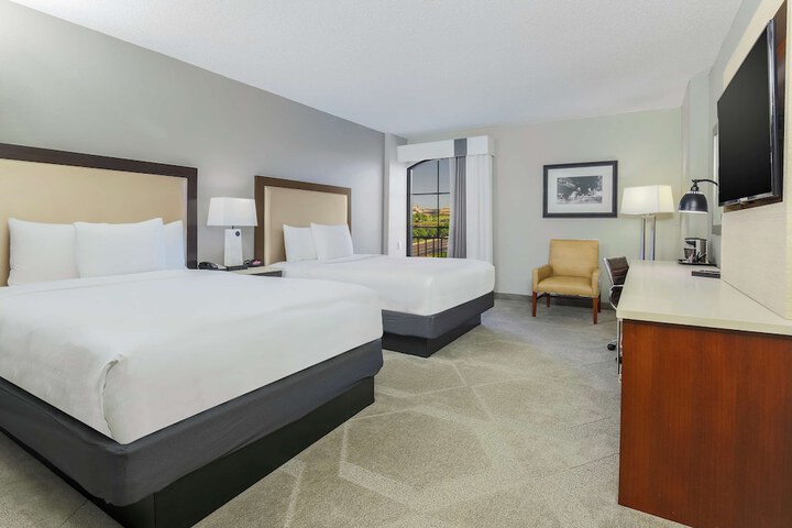 Room 16 of 39