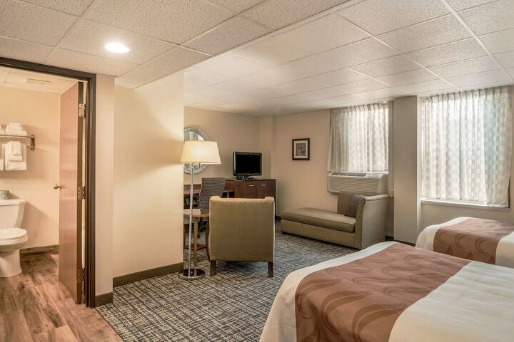 Room 11 of 39