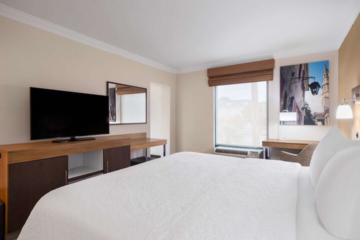 Room 18 of 30