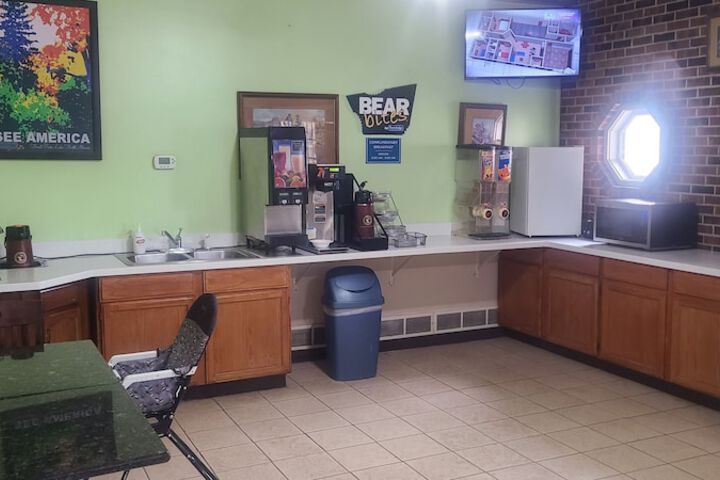 Travelodge by Wyndham Airport Platte City