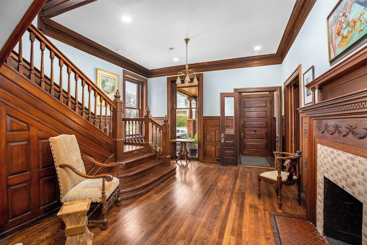 Hotel Interior 16 of 128