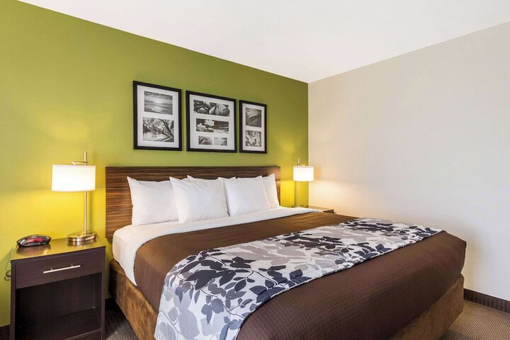 Room 16 of 36