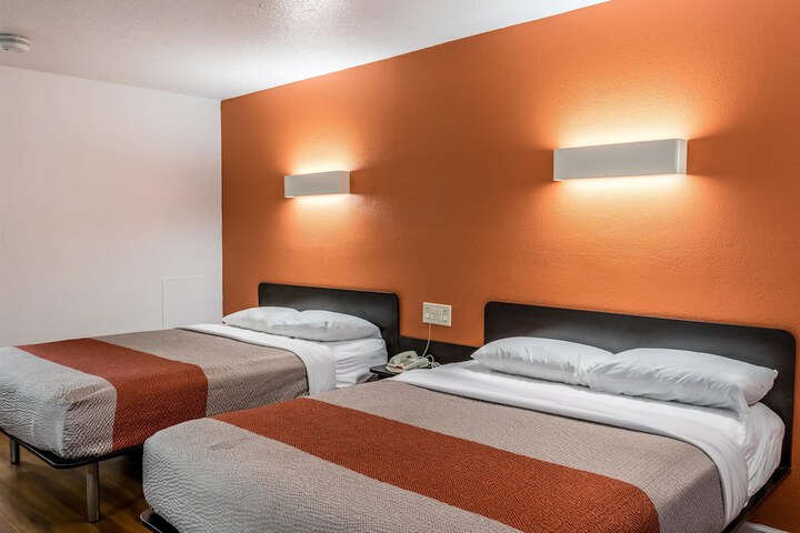 Room 18 of 30