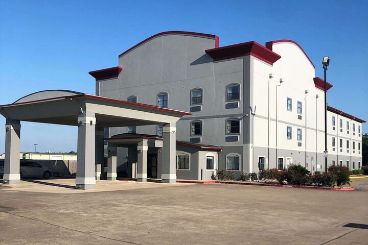 Hotel 4 of 25