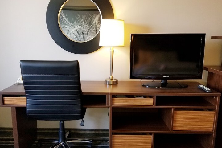 Super 8 by Wyndham Brandon MB