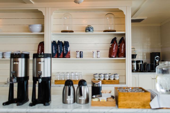 Breakfast/Coffee Service 125 of 182