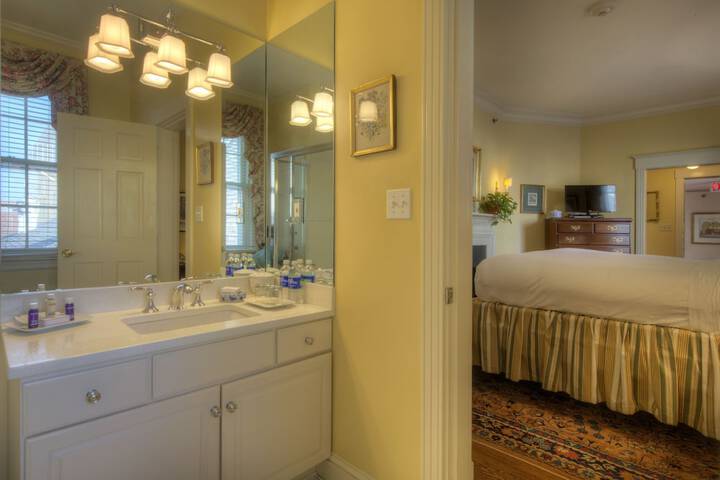 Room 37 of 105