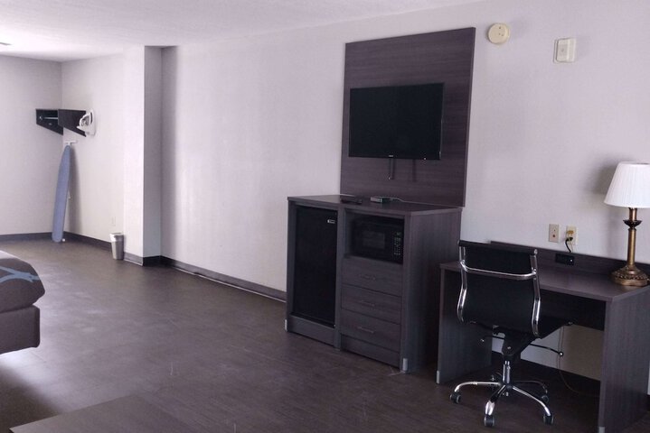 Room 16 of 48