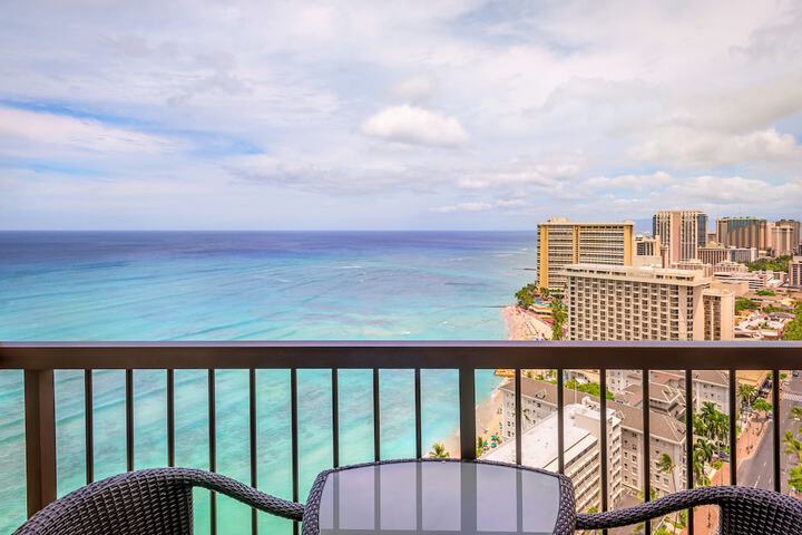 Hyatt Regency Waikiki Beach Resort & Spa