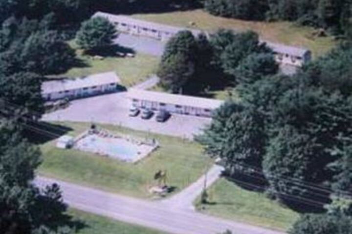 Four Seasons Motel