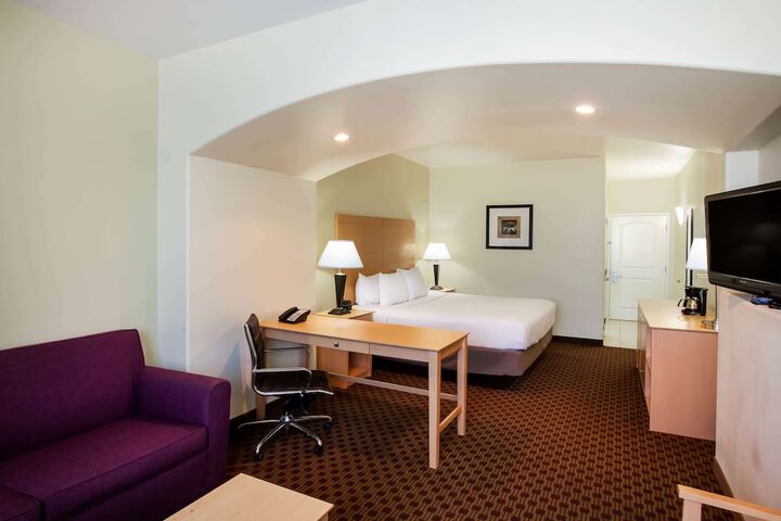 Room 9 of 28