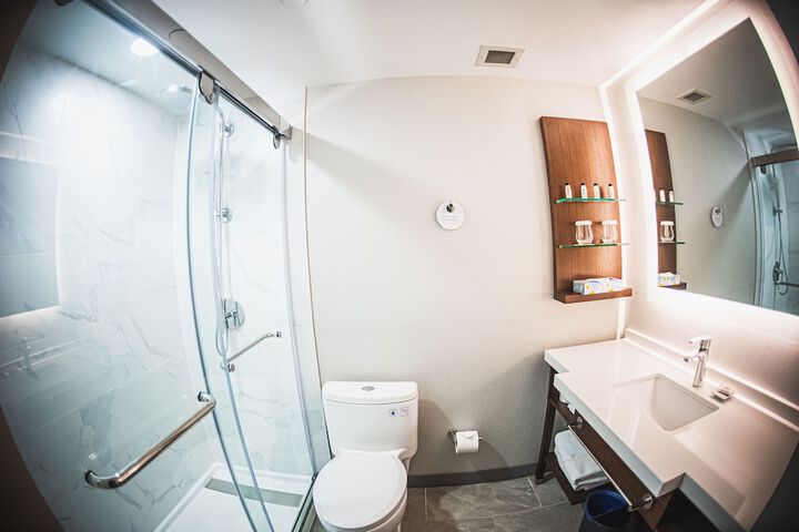 Delta Hotels by Marriott Cincinnati Sharonville