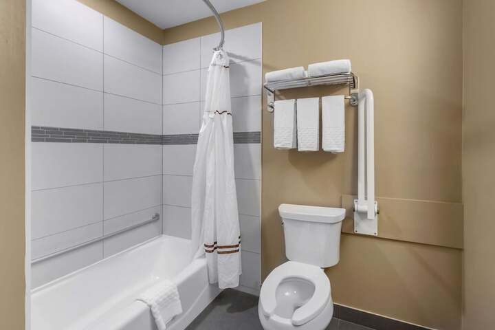 Best Western Plus Fort Saskatchewan Inn & Suites