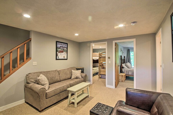 Bartlett Condo w / Mtn-view Deck 1 Mi to Skiing!