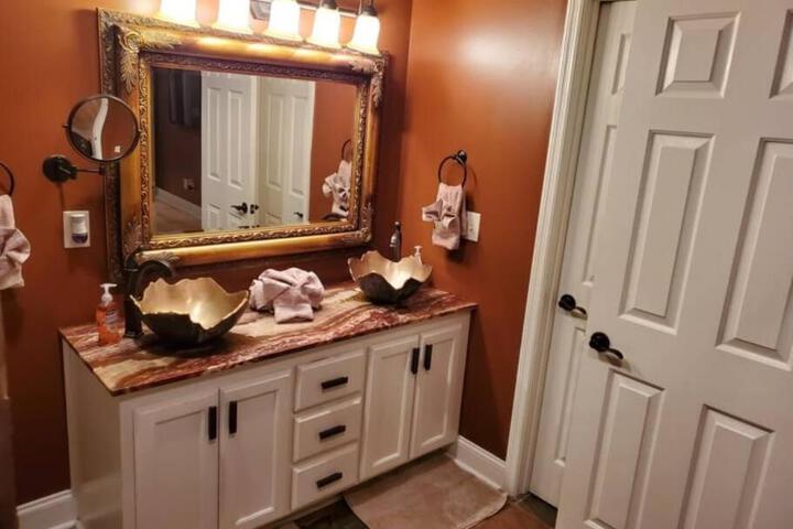 1Min to Percy Priest Lake 2 Masters Quiet Family Home