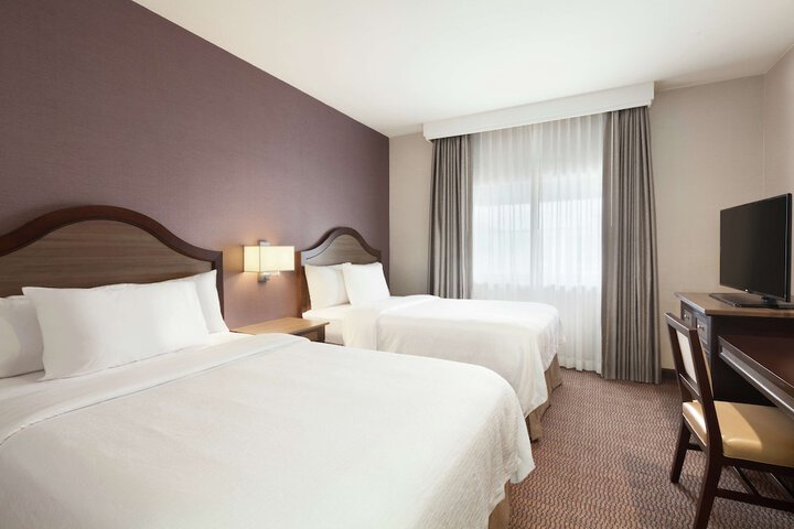 Room 25 of 38