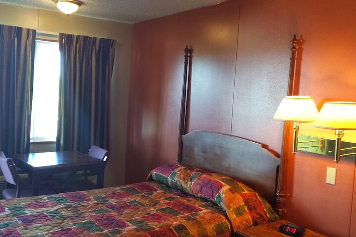 Room 13 of 26