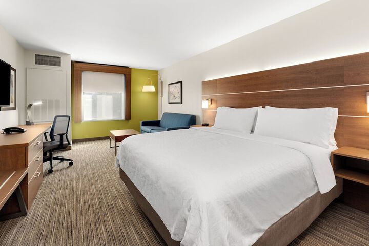 Room 18 of 31