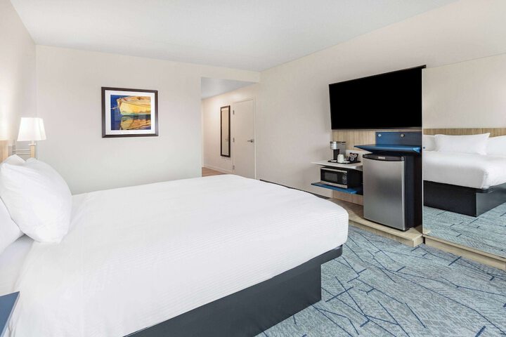 Room 21 of 42