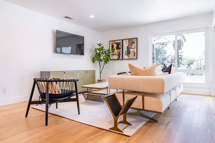 at Marbella Lane - Cozy Modern Home w / Relaxing Design & Pool