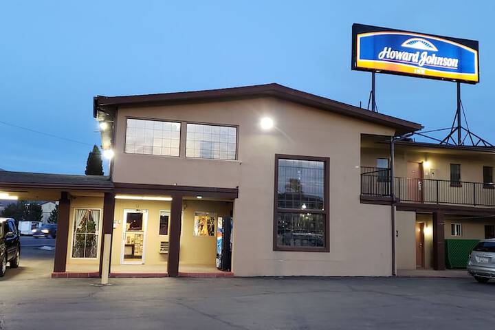 Hotel 3 of 58