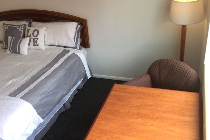Room 11 of 34
