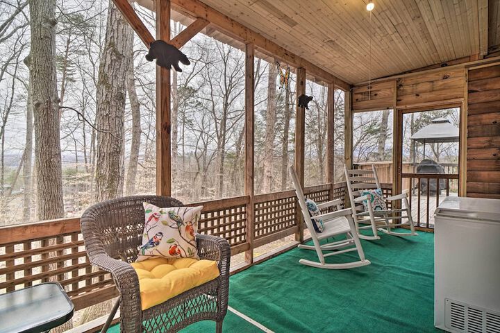Douglas Lake Cabin w / Mountain-view Deck & Grill