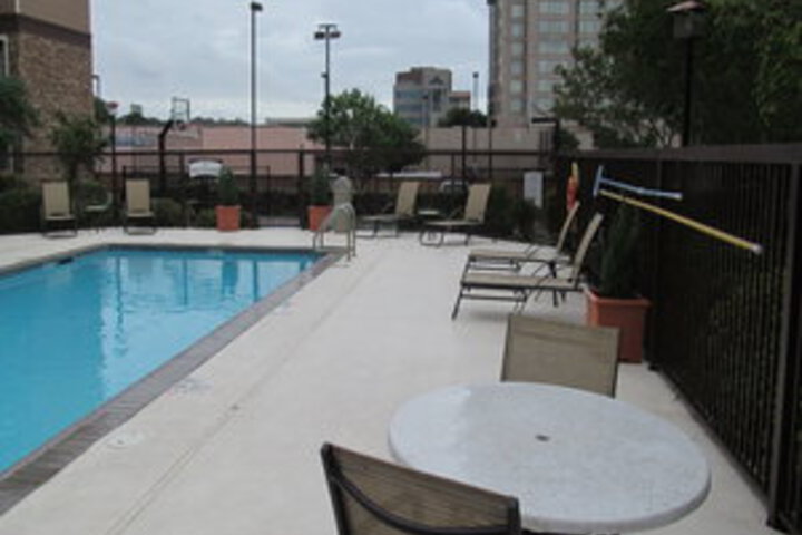 Pool 203 of 826