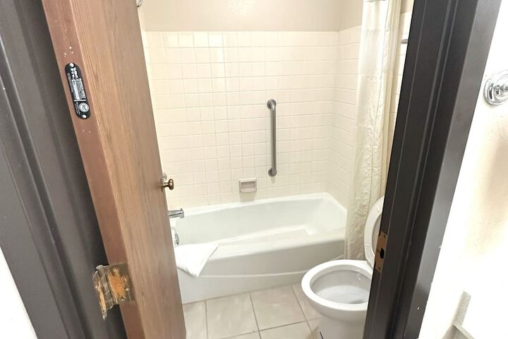 Room 45 of 163