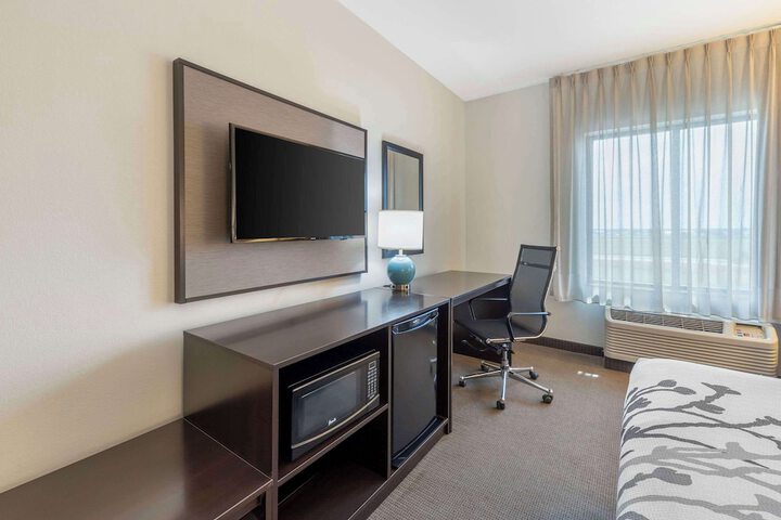 Room 27 of 42
