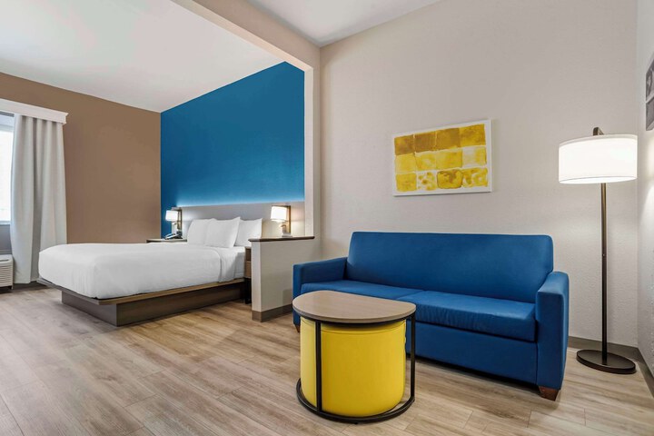 Room 32 of 49
