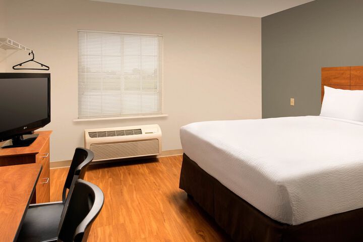 Room 25 of 39
