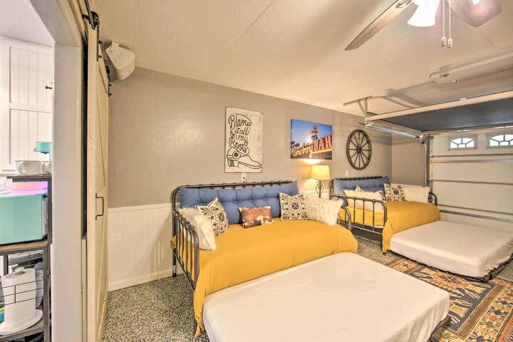 Happy Trails Hideout w / New Bunk House & Hot Tub!
