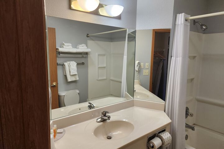 Room 12 of 33