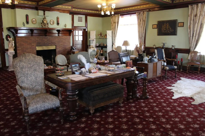 THE KEWAUNEE INN