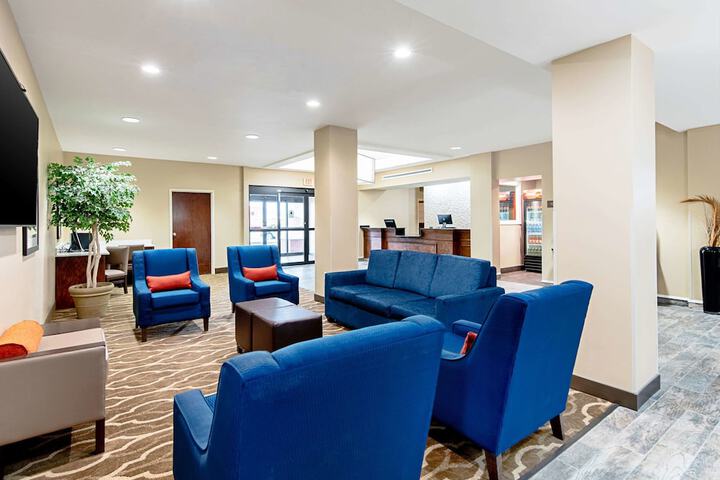 Hotel Interior 6 of 28
