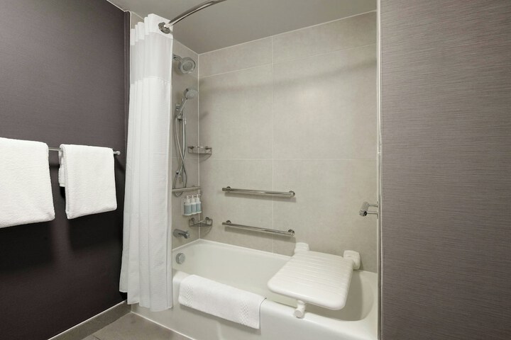 Courtyard by Marriott San Francisco Airport