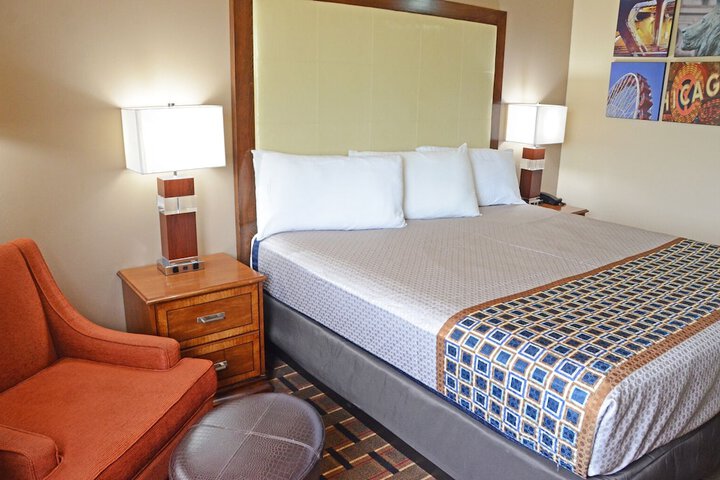 Room 28 of 65