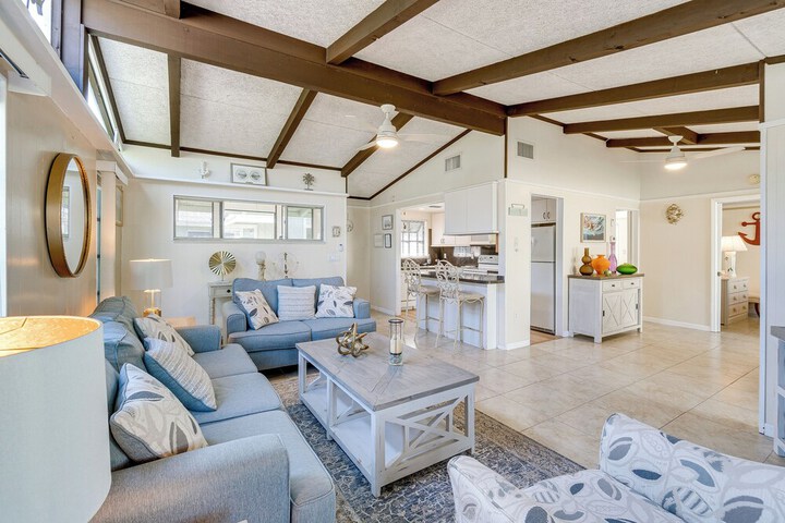 Manasota Key Vacation Rental w / Beach Access!
