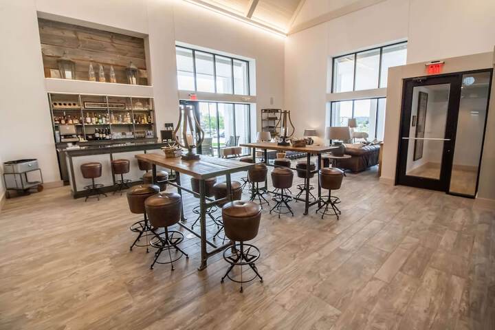 Hotel Renovo Des Moines UrbandaleTapestry Collection Hilton