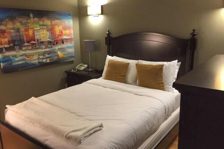 Room 43 of 69